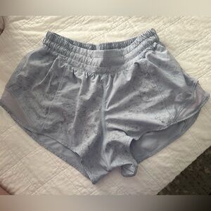 Size 6 lululemon shorts